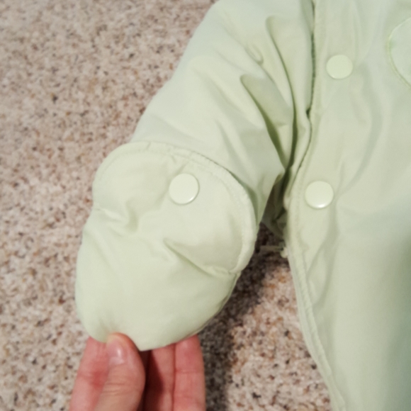 6 month snow suit Unisex Almost new - Picture 4 of 8